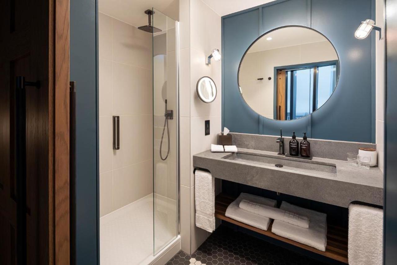 ホテル The Gantry London Curio Collection By Hilton エクステリア 写真