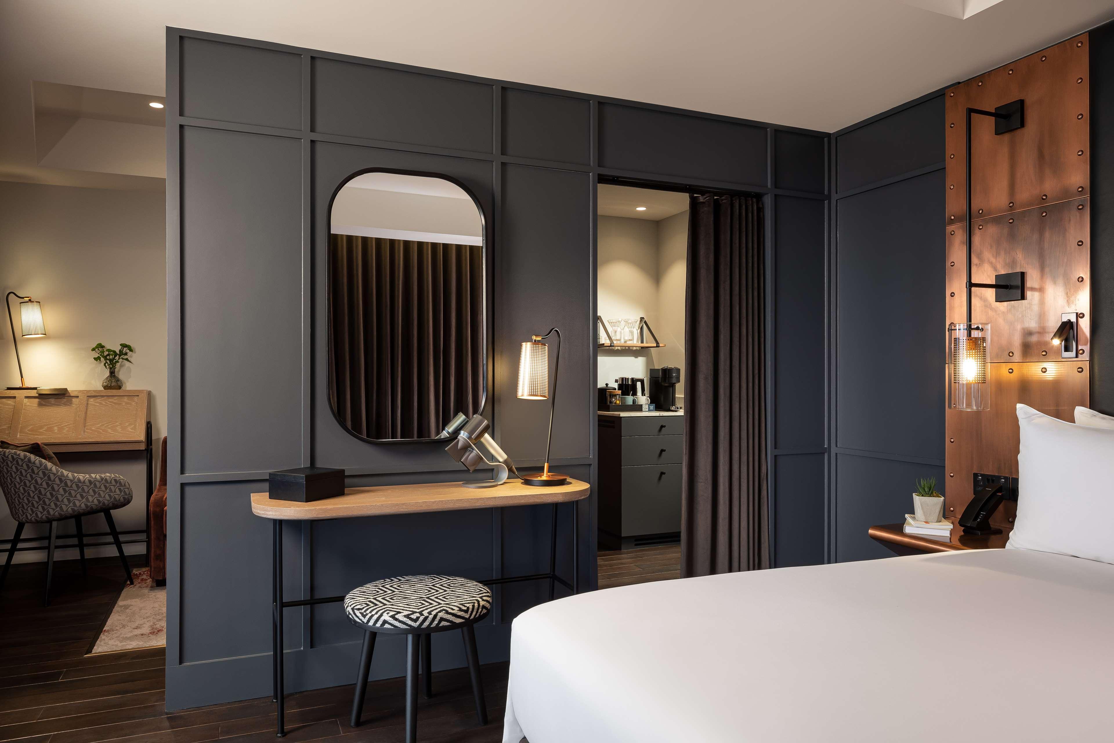 ホテル The Gantry London Curio Collection By Hilton エクステリア 写真