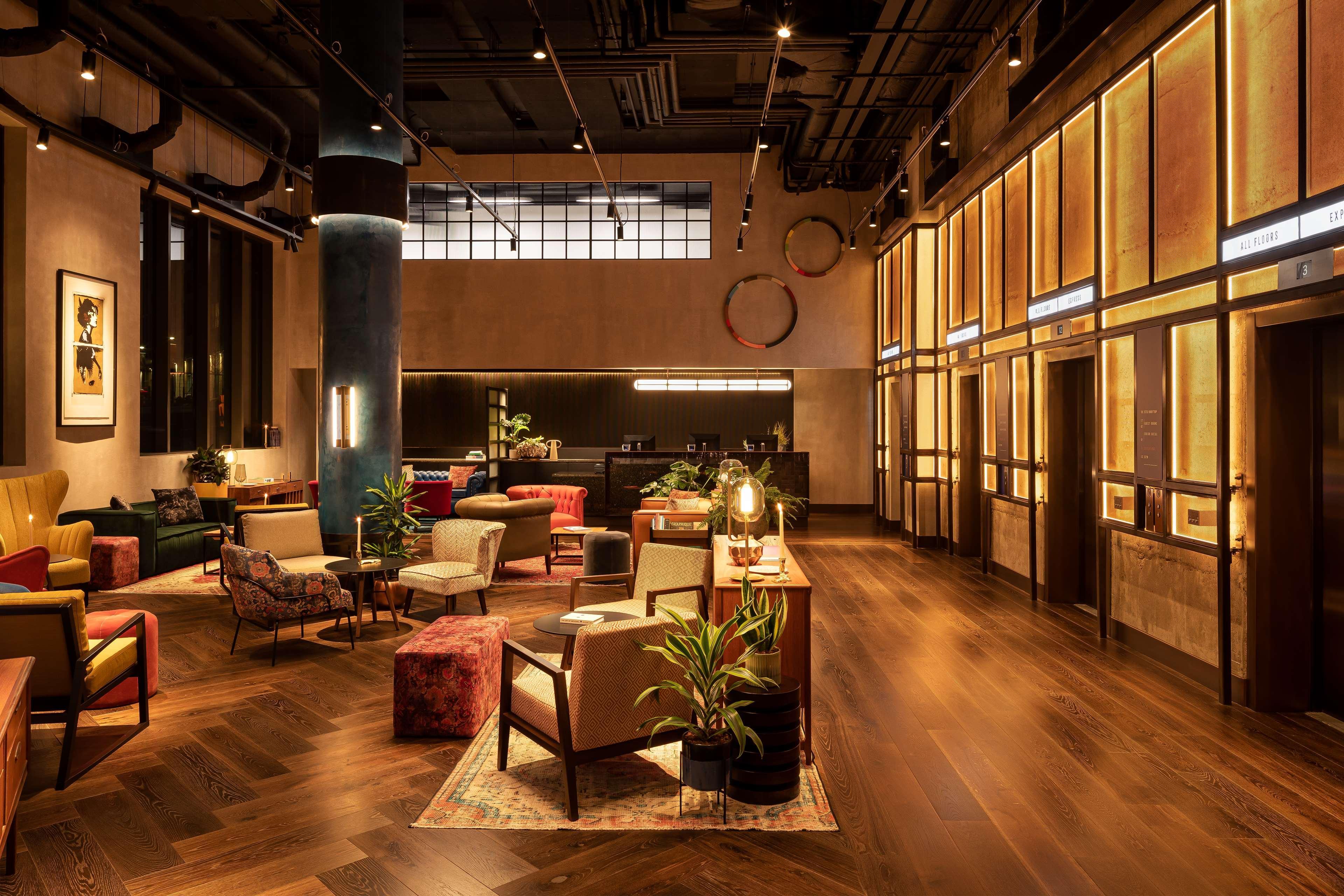 ホテル The Gantry London Curio Collection By Hilton エクステリア 写真